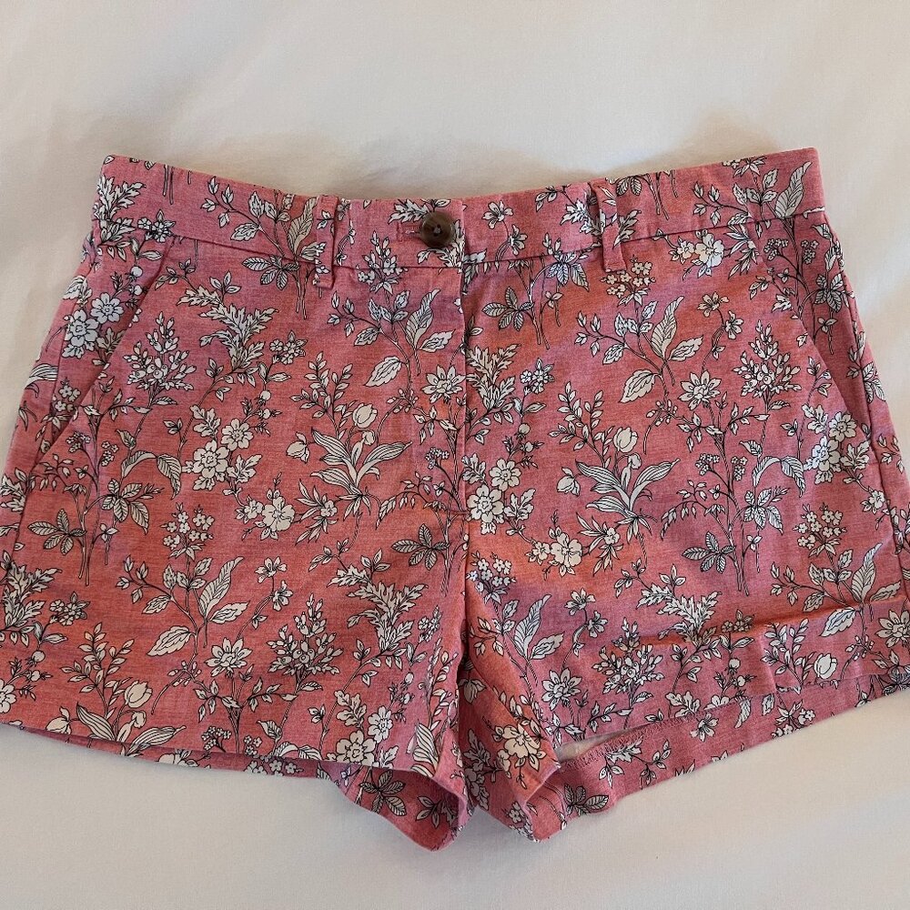 GAP Dress Shorts (Size 6)
